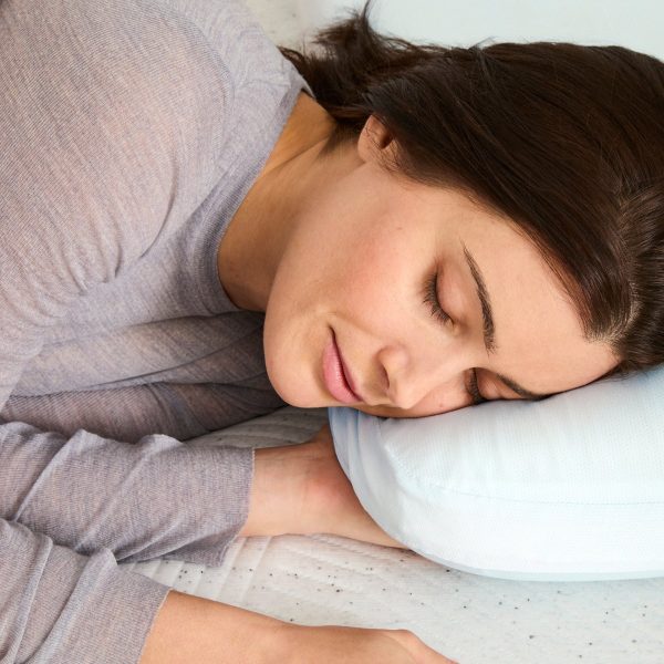 Hybrid-Snow-Pillow-lifestyle-1.jpg