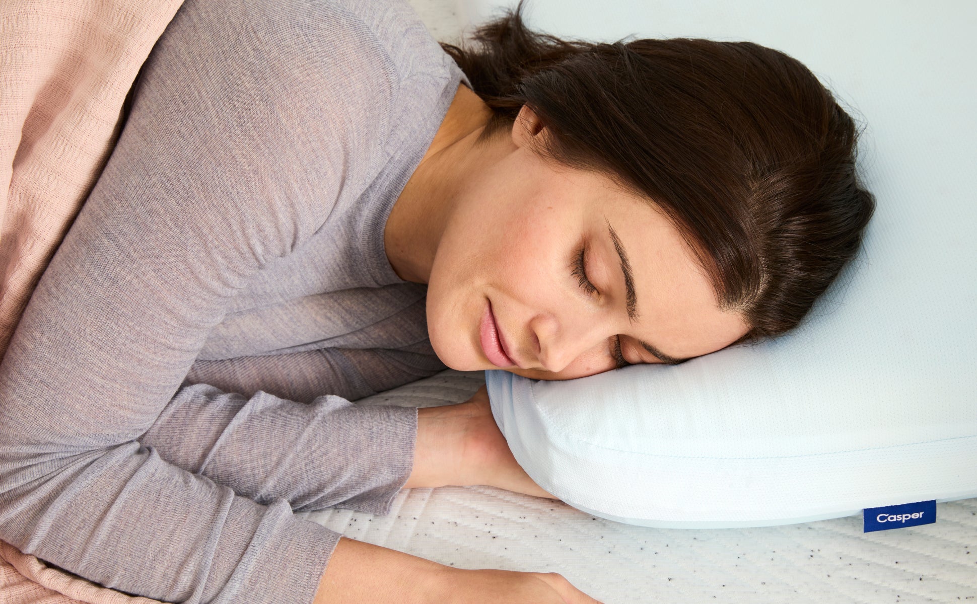 Hybrid-Snow-Pillow-lifestyle-1.jpg